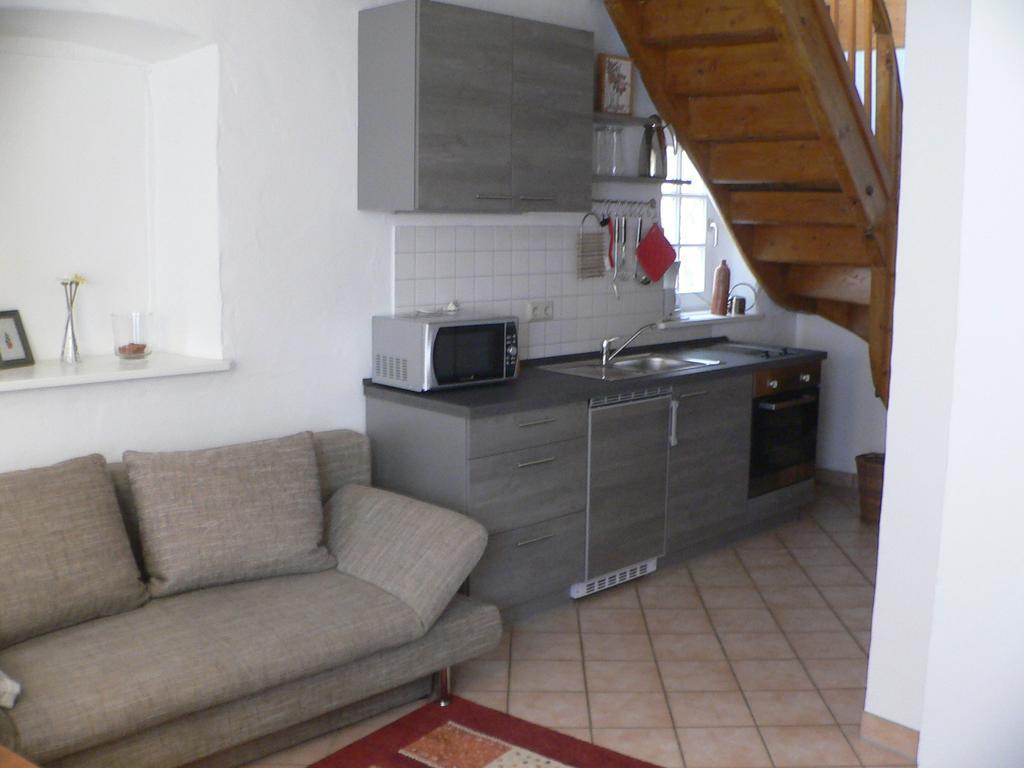 Hotel Alter Winzerhof Weisenheim Am Berg E.K. Extérieur photo