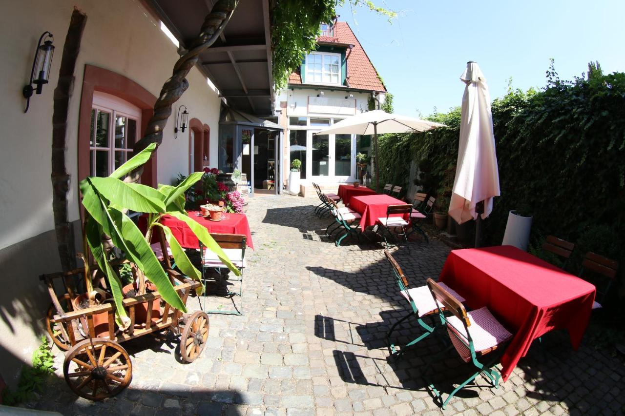 Hotel Alter Winzerhof Weisenheim Am Berg E.K. Extérieur photo