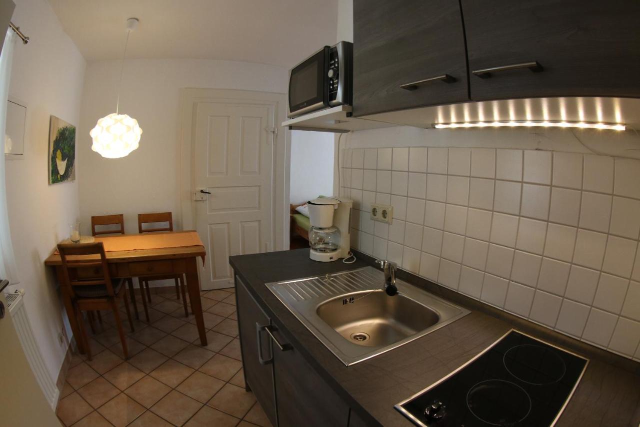 Hotel Alter Winzerhof Weisenheim Am Berg E.K. Extérieur photo